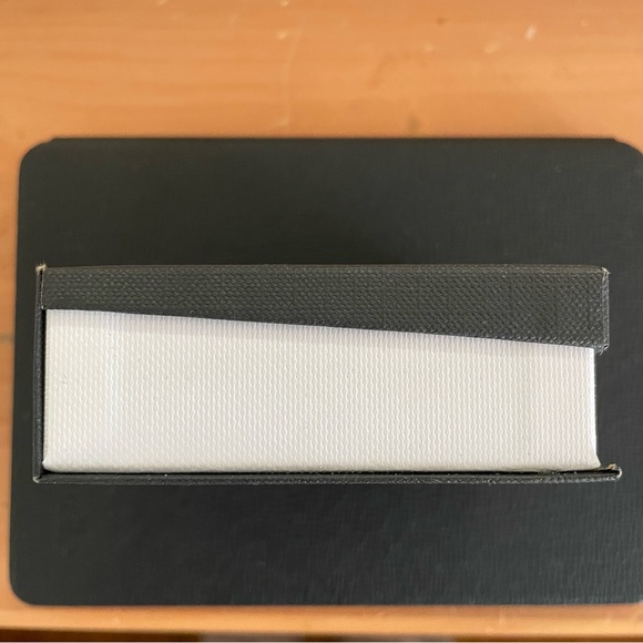 NWT Women’s Costume Jewelry Silver CZ Heart Necklace. - Picture 9 of 10